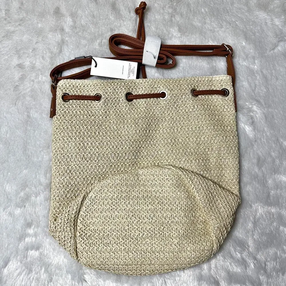 NWT Montce Women's Beige Bucket Bag Adjustable Strap 12.5x9x9”
